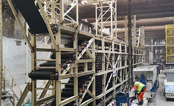 Peralatan sabuk conveyor yang mendorong industri modern